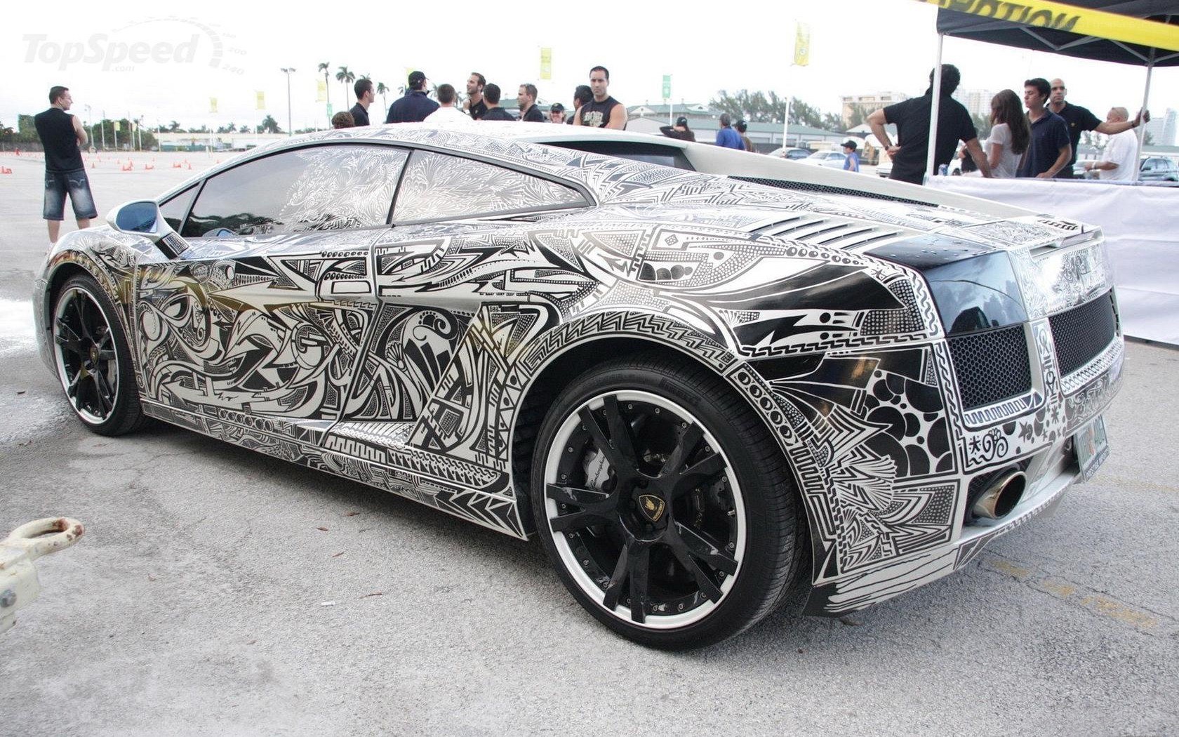 Lamborghini with custom artwork