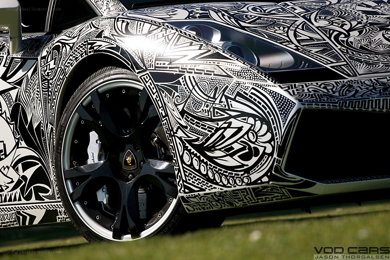 Lamborghini with tribal art
