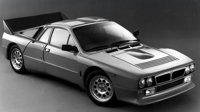 Lancia Delta S4 rally car