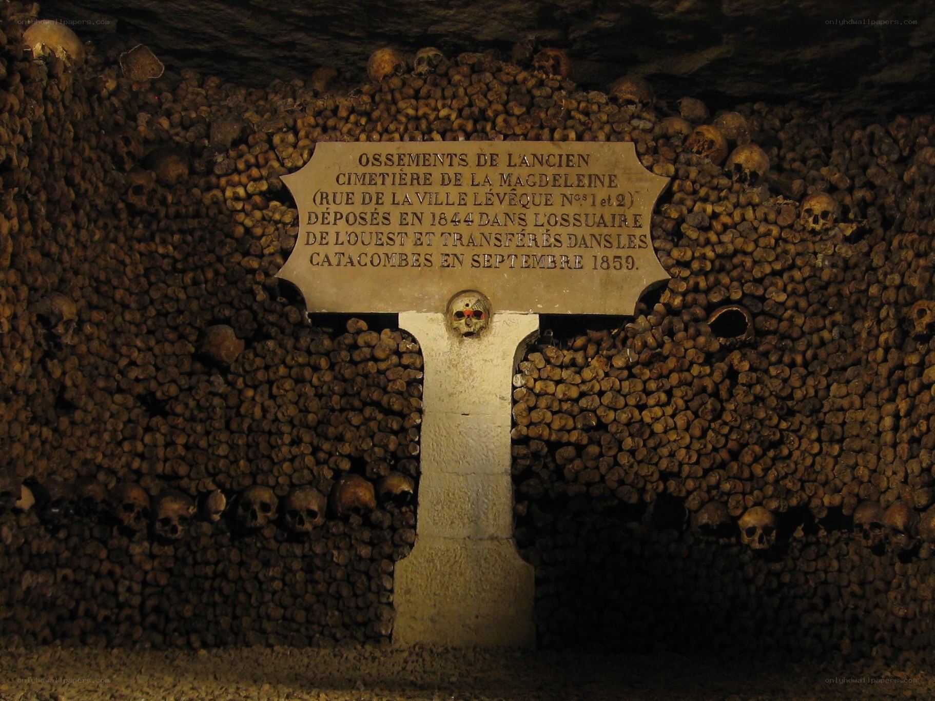 Lancien ossuary plaque