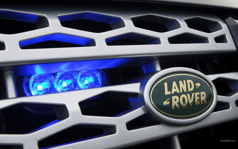 Land Rover Grille — Silver, Dramatic