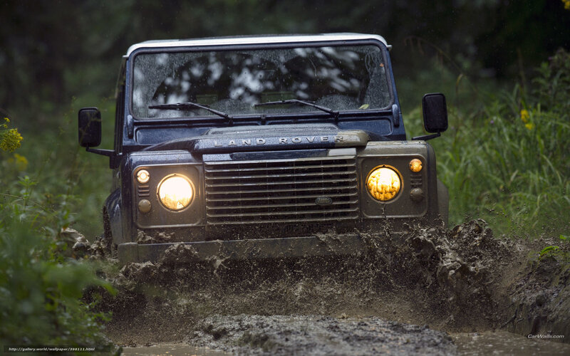 Land Rover in Mud