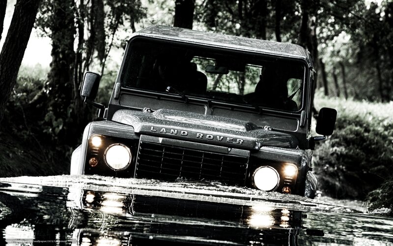 Land Rover in Water