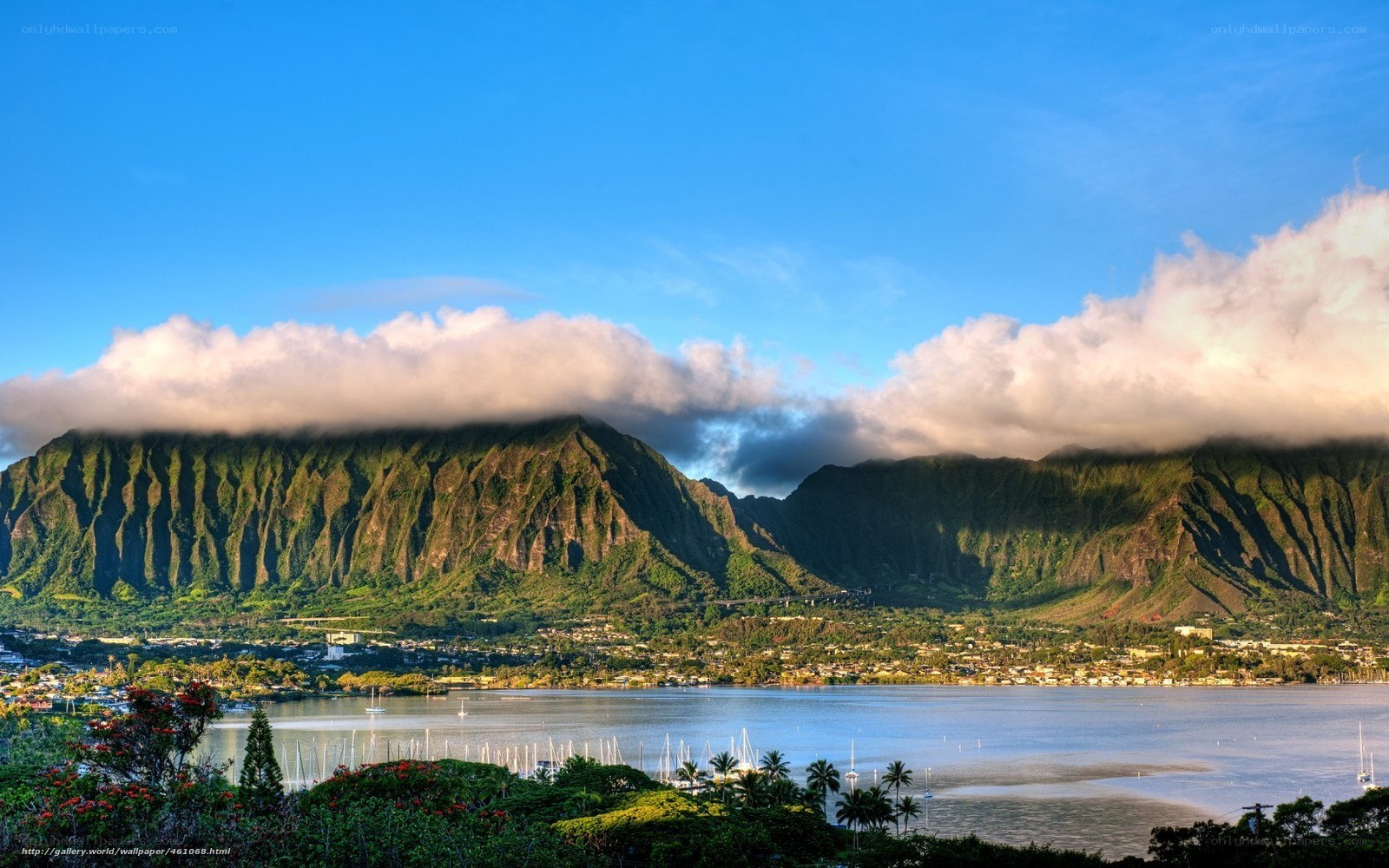 Lanikai Beach and Koolau Mountains