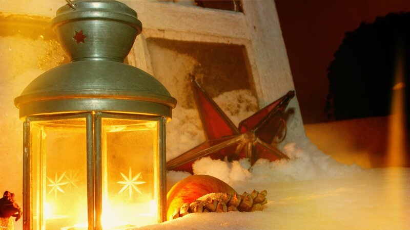 Lantern in Snow — Yellow, Cozy