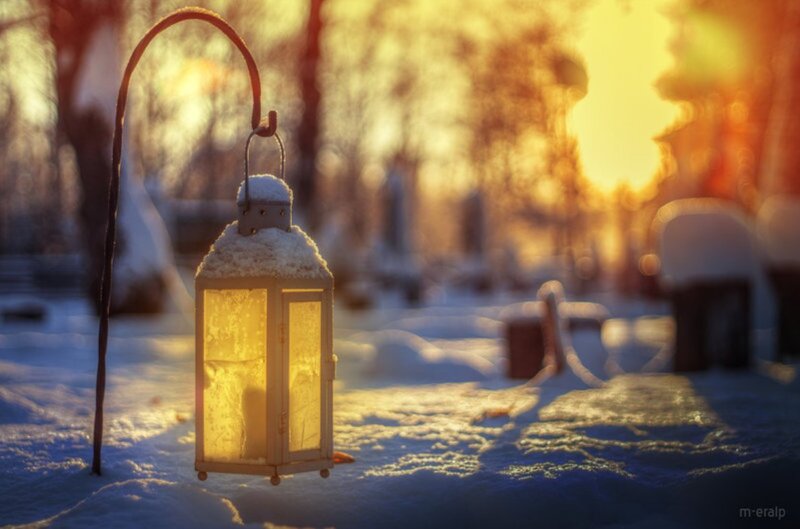 Lantern in Snow — Yellow