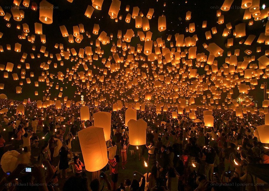 Lanterns released at festival