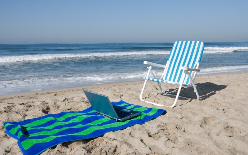 Laptop on Beach Towel — Blue