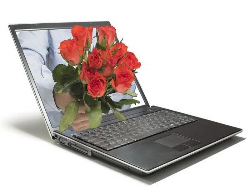 laptop with roses