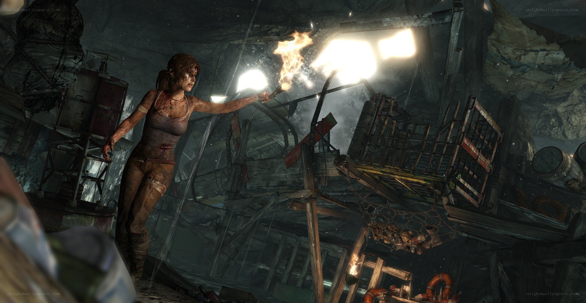Lara Croft in a dark ruin