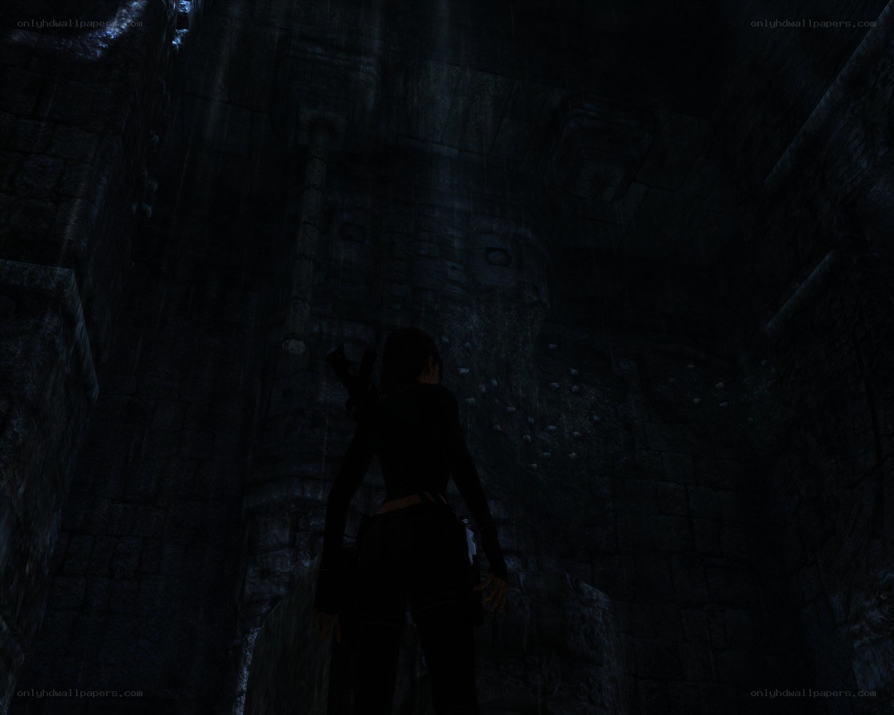 Lara Croft in ancient ruins