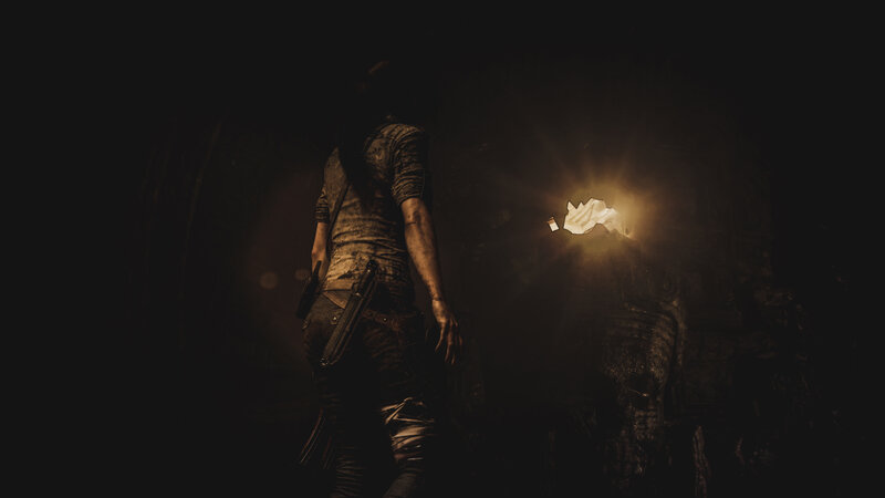 Lara Croft in Dark Tunnel