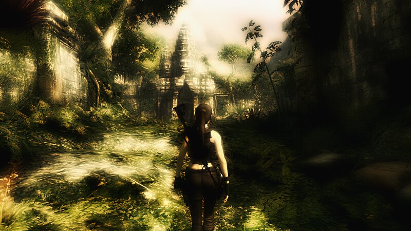 Lara Croft in Jungle — Green, Mysterious