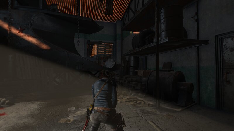 Lara Croft in Warehouse