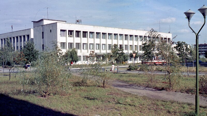Large building in a city