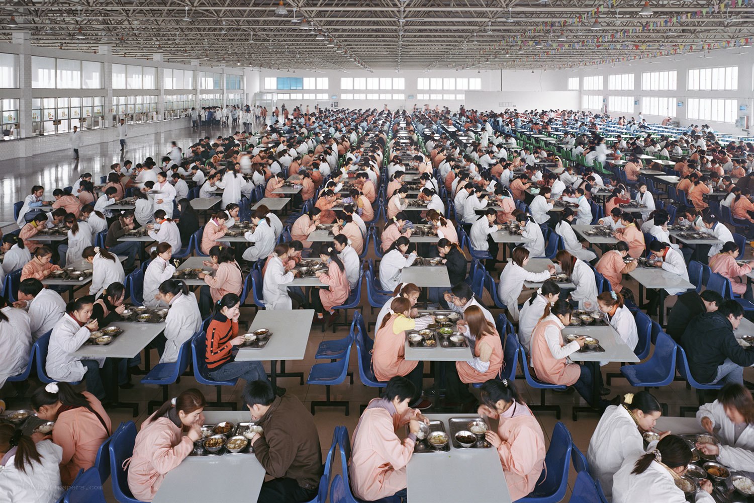 Large cafeteria with many people