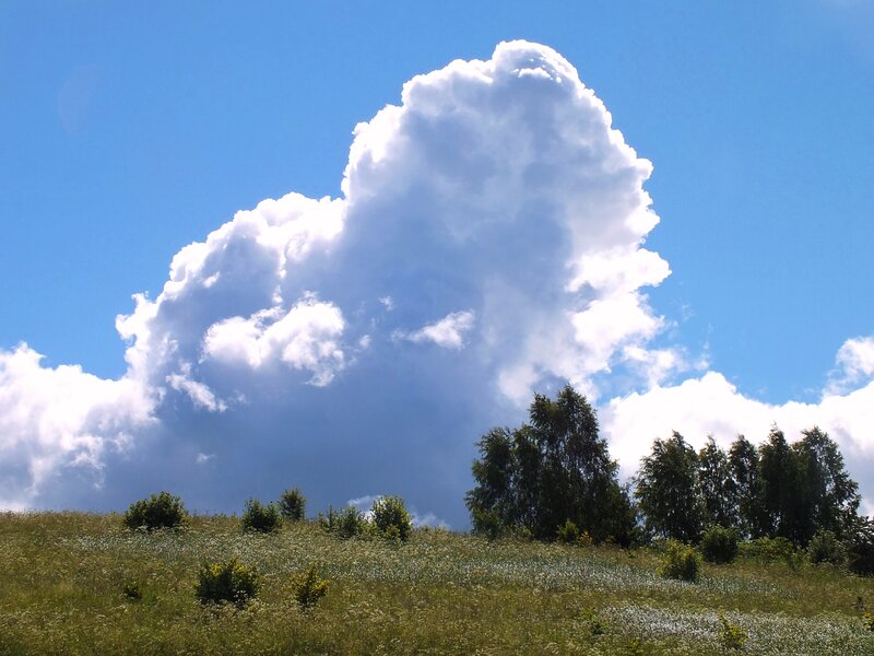 Large Cumulus Cloud — Blue
