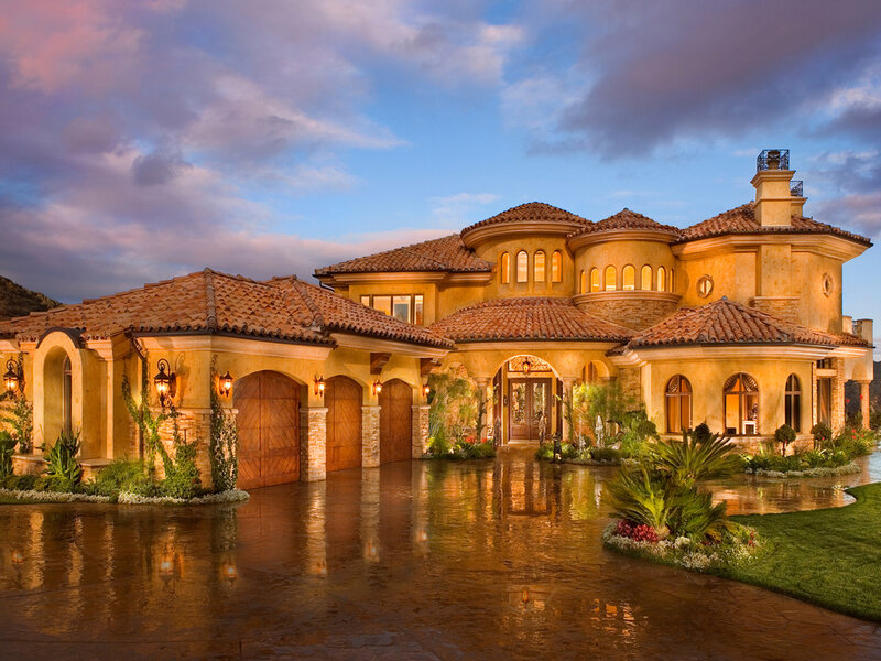 Large House at Dusk — Yellow