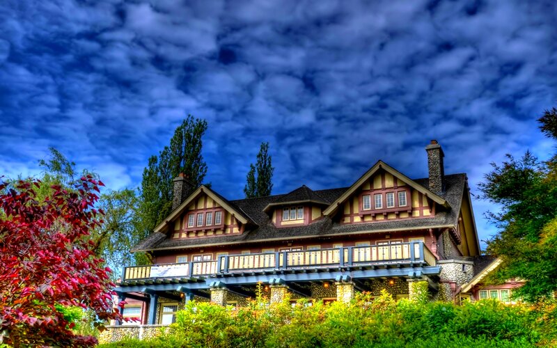 Large House with Balcony