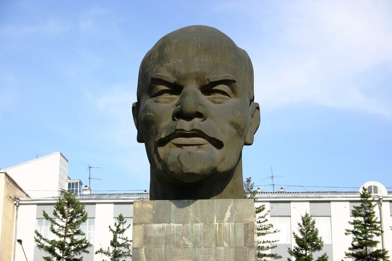 Large Lenin statue bust