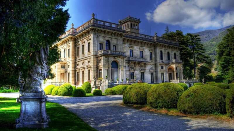 Large Mansion with Garden