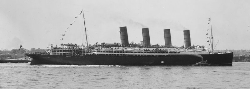Large Ocean Liner — Black