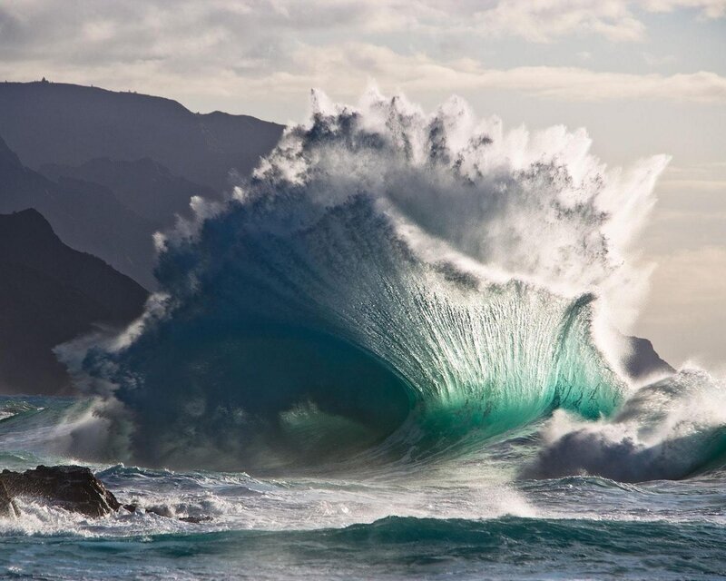 Large Ocean Wave Crashing — Blue, Dramatic