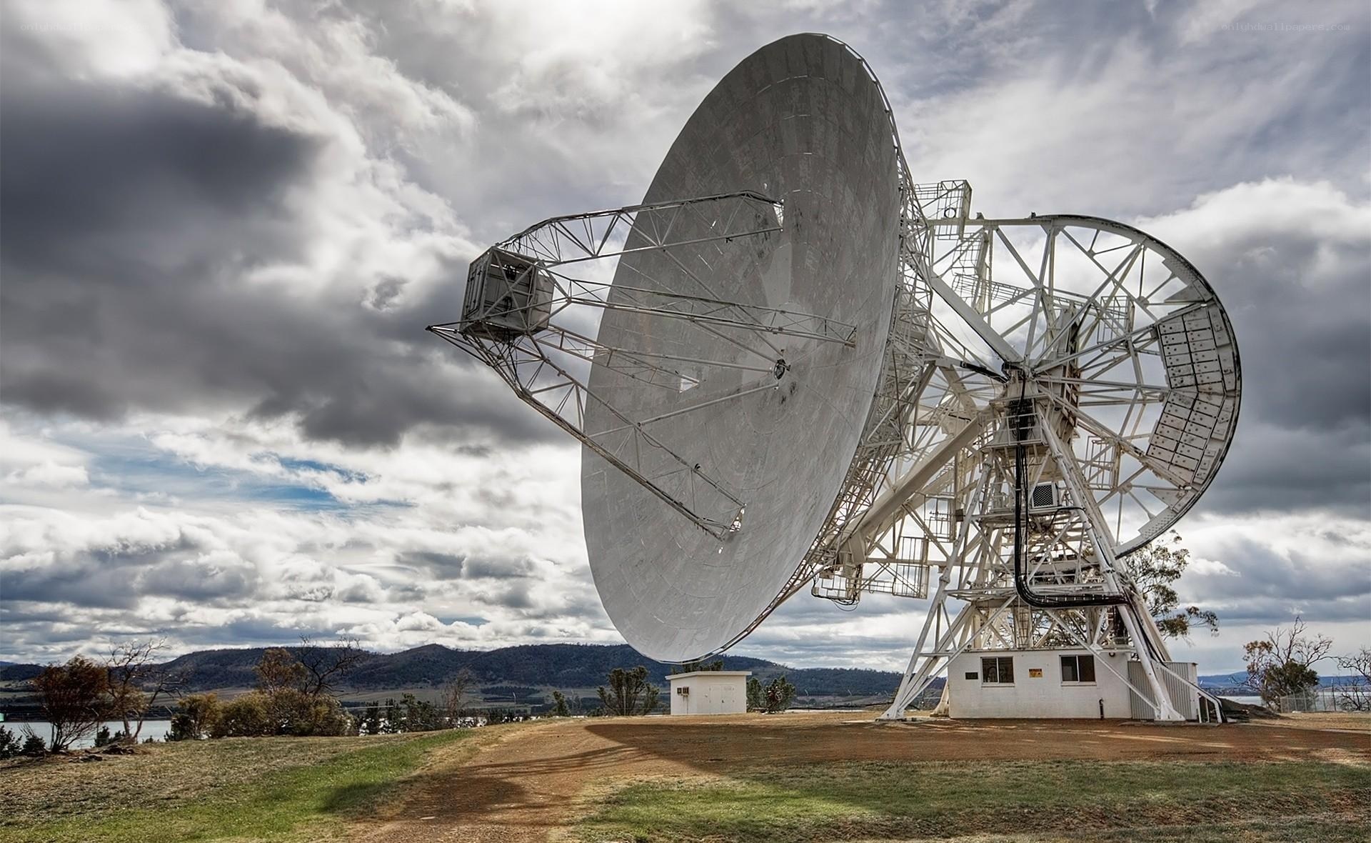 Large radio telescope dish