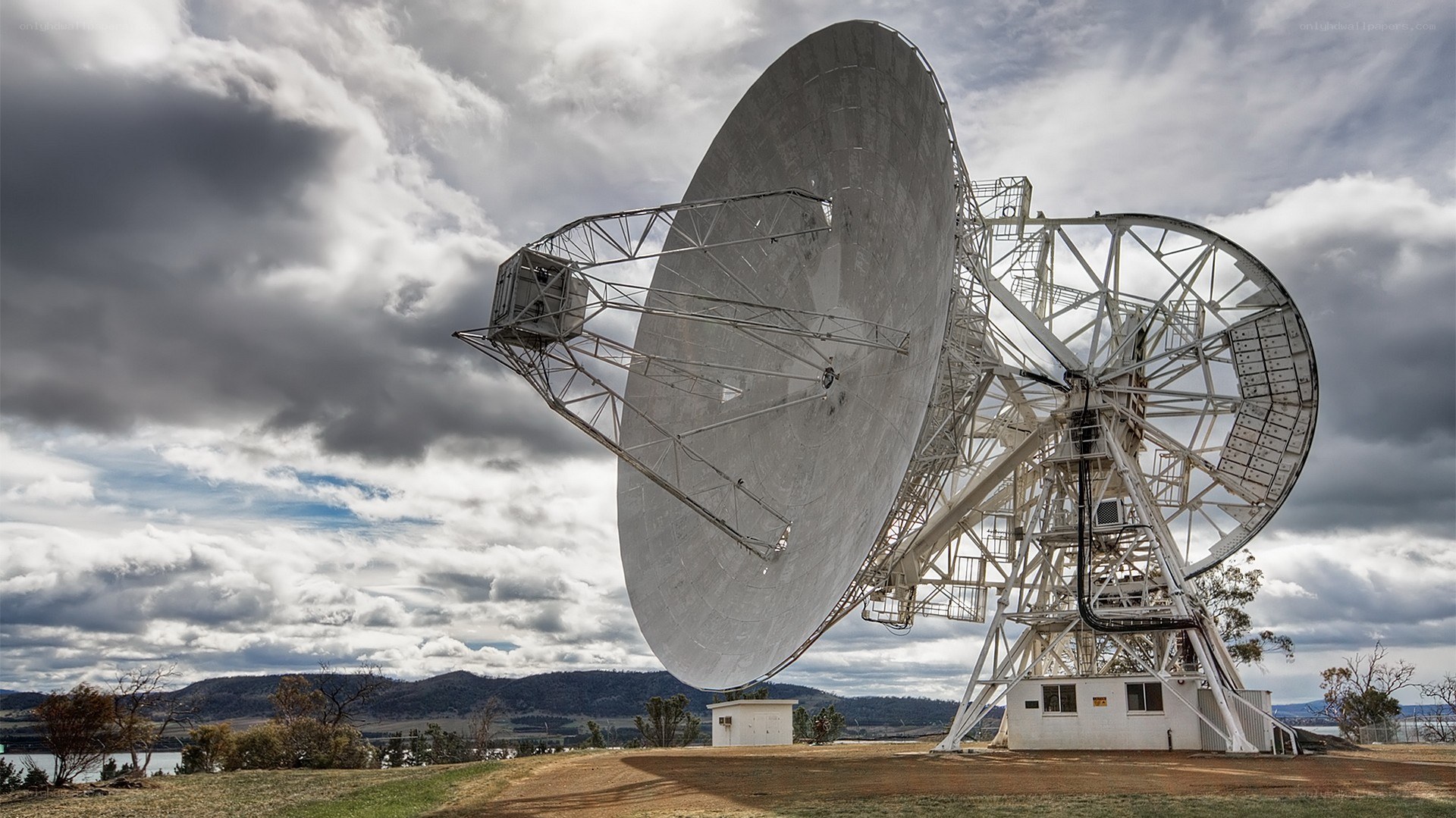Large radio telescope dish