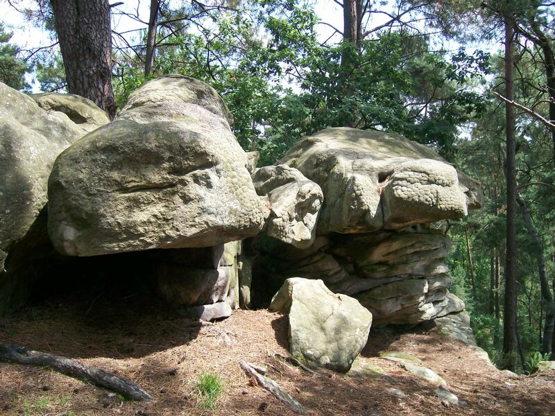 Large Rock Formations — Green