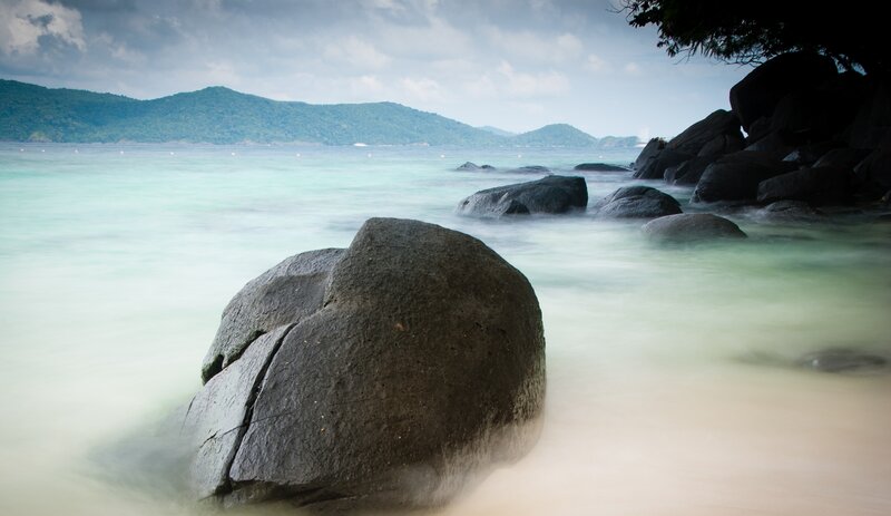Large Rock on Beach — Green