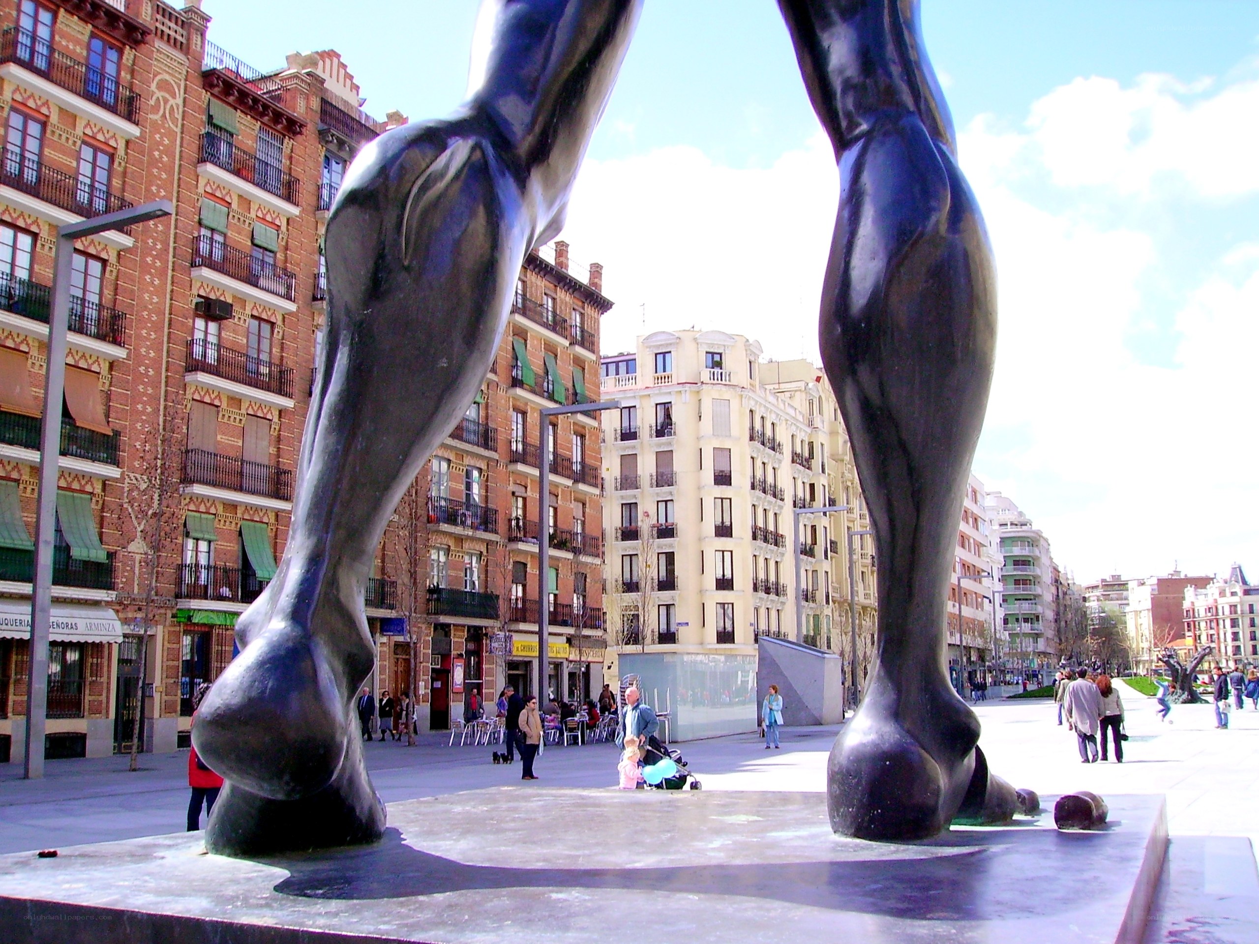 Large sculpture in city square