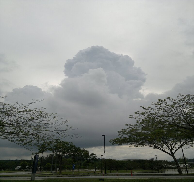 Large Storm Cloud — Gray, Overcast