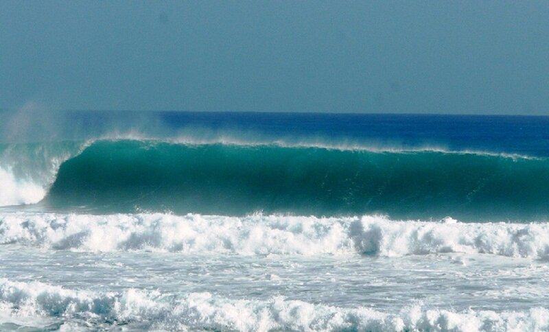 Large wave breaking on shore