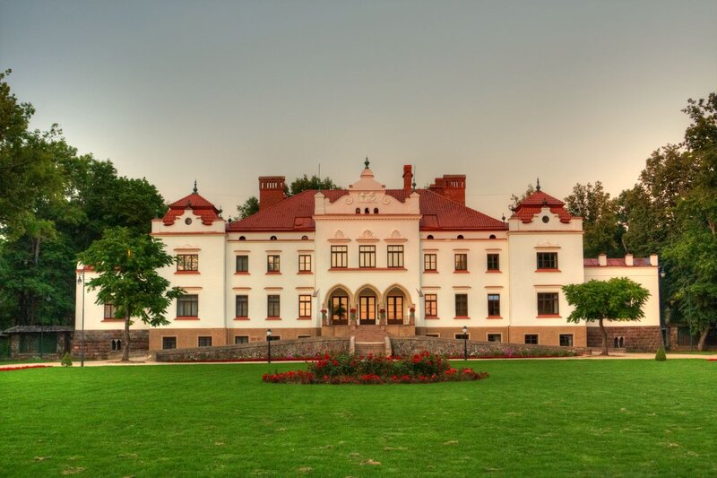 Large White Mansion — Green