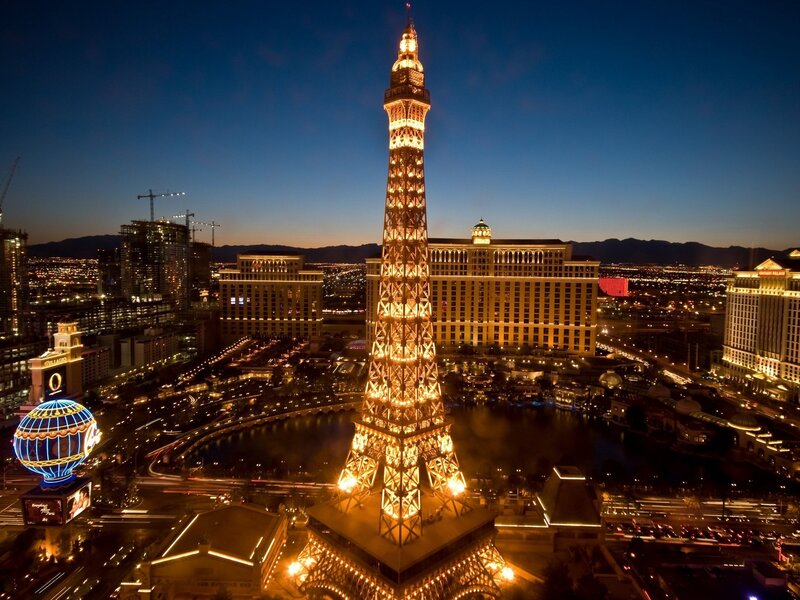Las Vegas Eiffel Tower replica