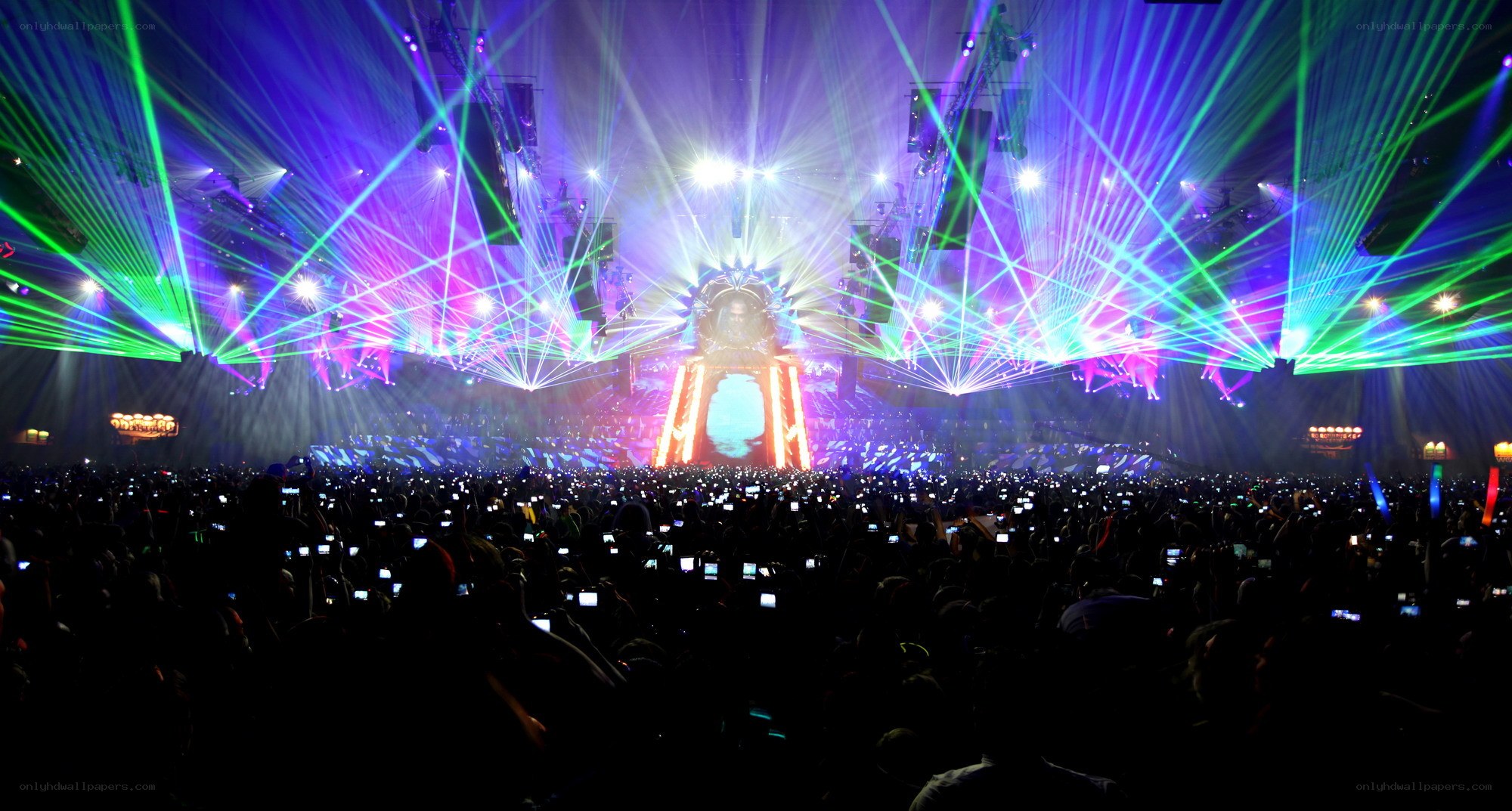Laser light show at concert