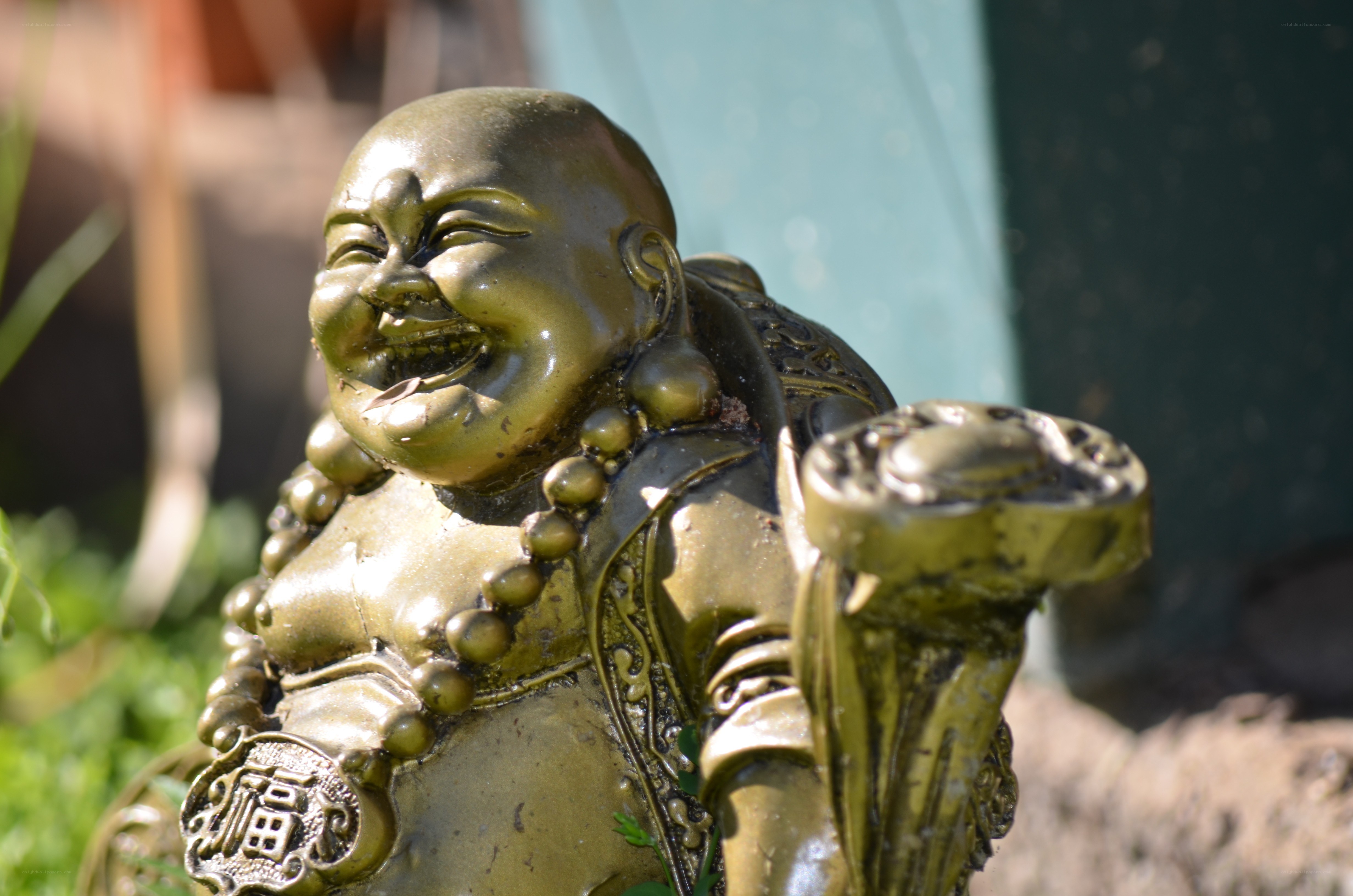 Laughing Buddha statue