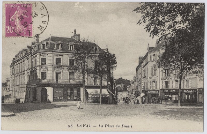 Laval - Place du Palais