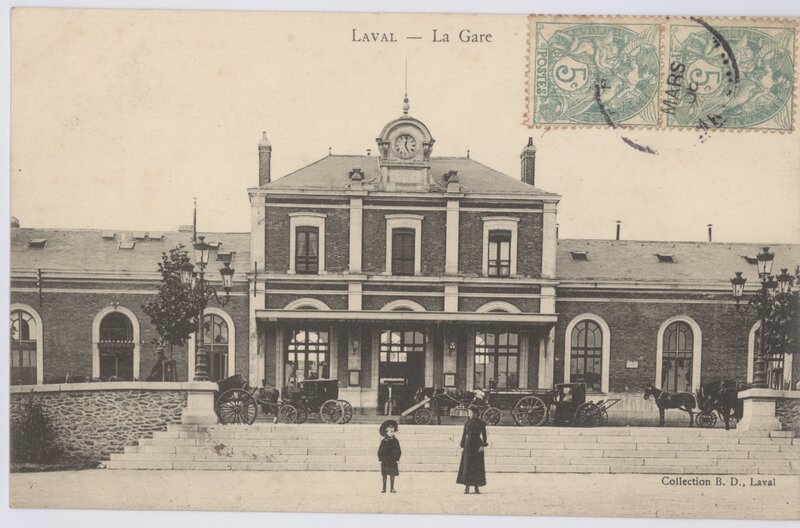 Laval Train Station — Black