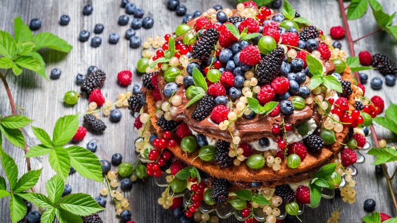 Layered Berry Cake — Brown, Fresh