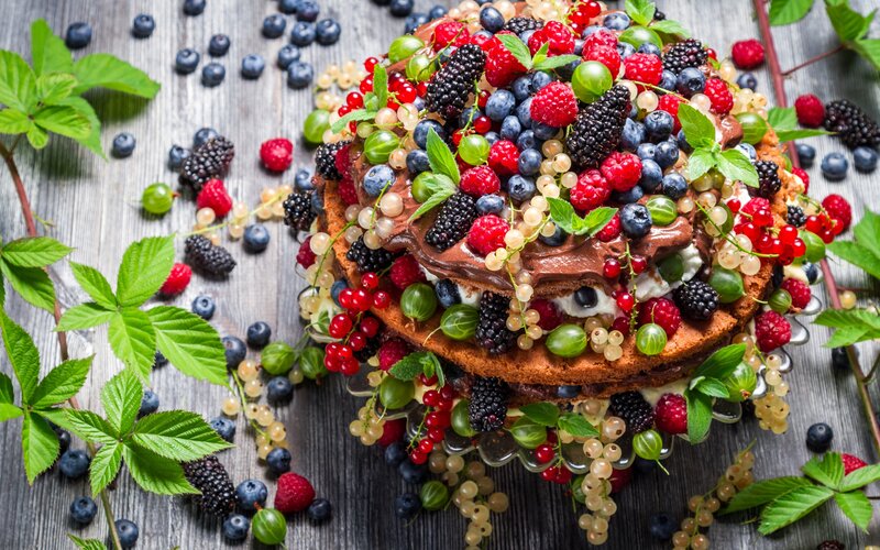 Layered Berry Cake — Brown