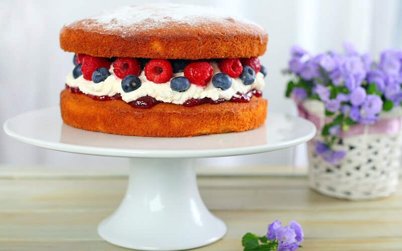 Layered Berry Cake — White