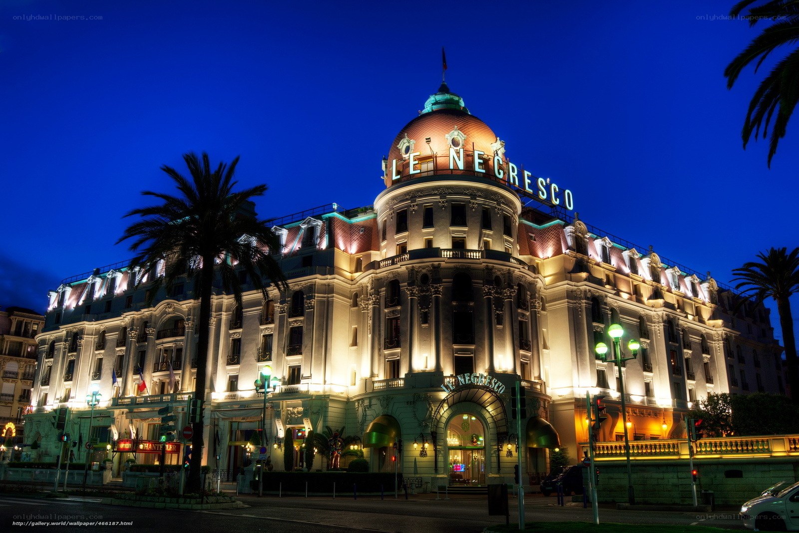 Le Negresco hotel at night