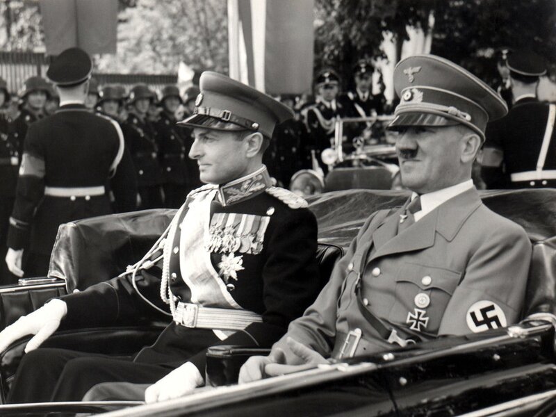 Leaders in a motorcade