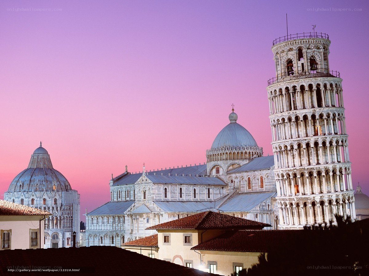 Leaning Tower of Pisa at dusk