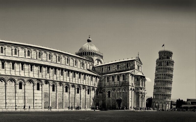 Leaning Tower of Pisa — Black, Serene