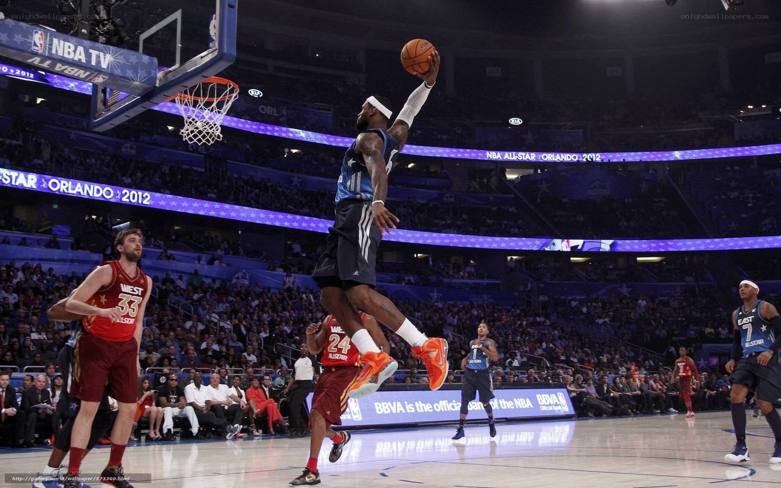 LeBron James dunks in All-Star game