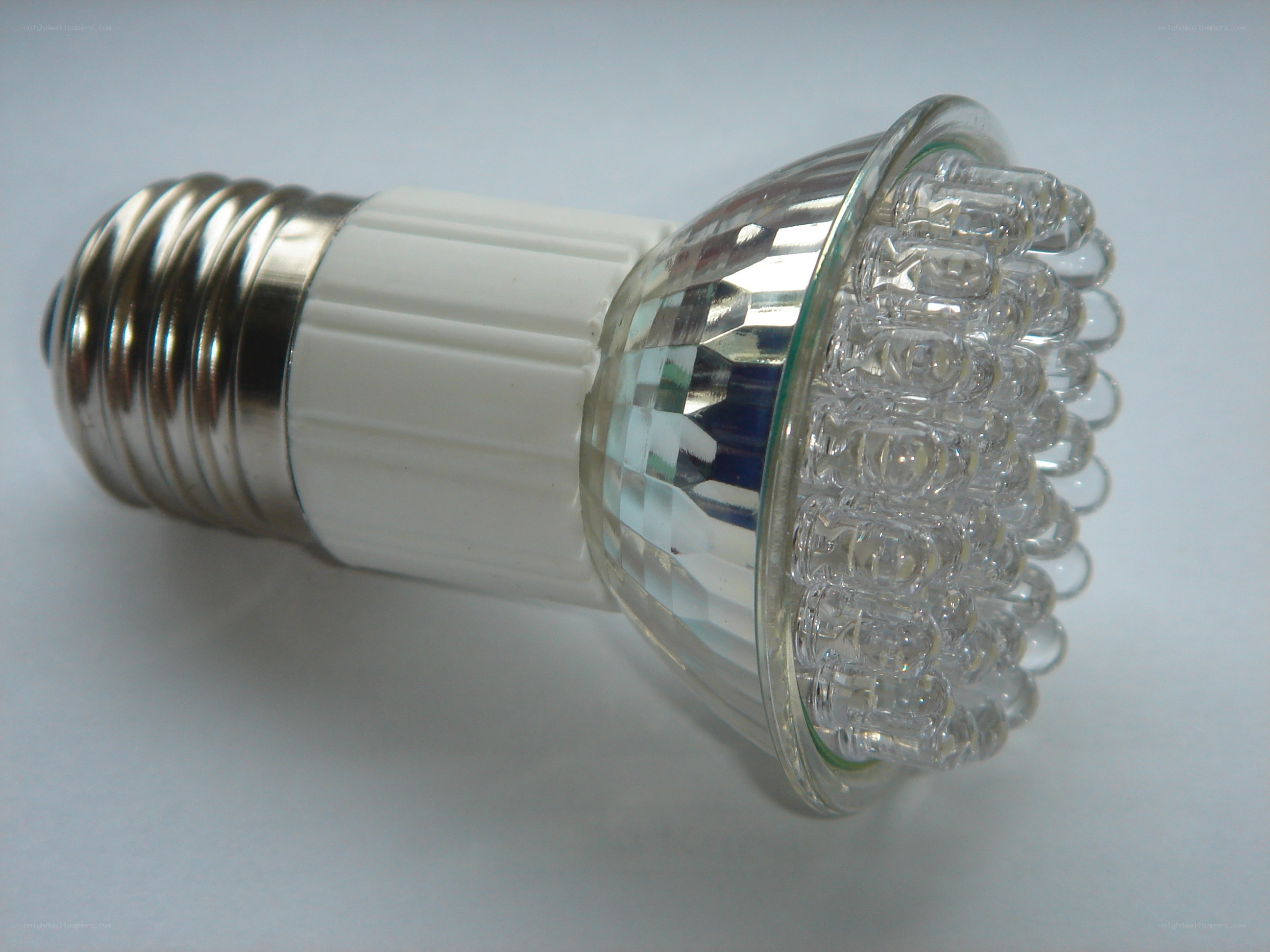 LED light bulb with multiple diodes