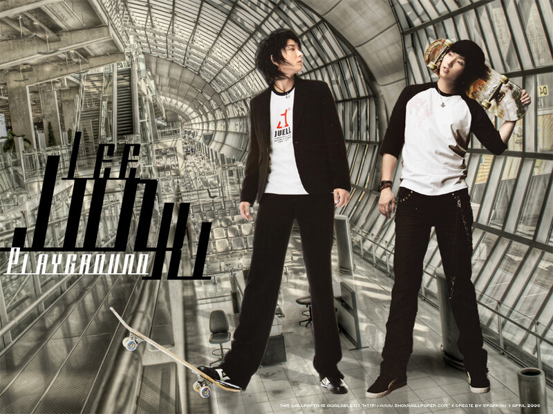 Lee Joon-gi in a modern station
